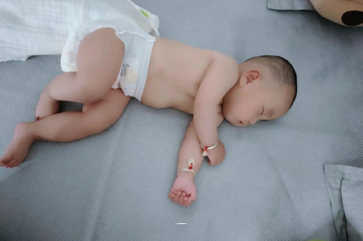 湖南几个月宝宝会抬头
